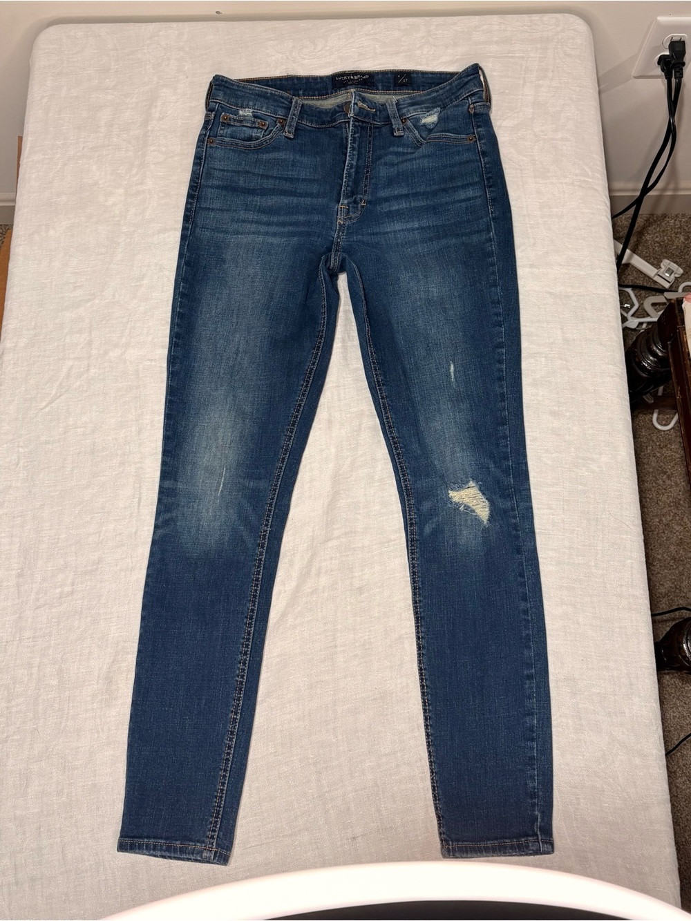 Lucky Brand Dark Blue Bridgette Skinny Jeans with Light Distress size 4 27